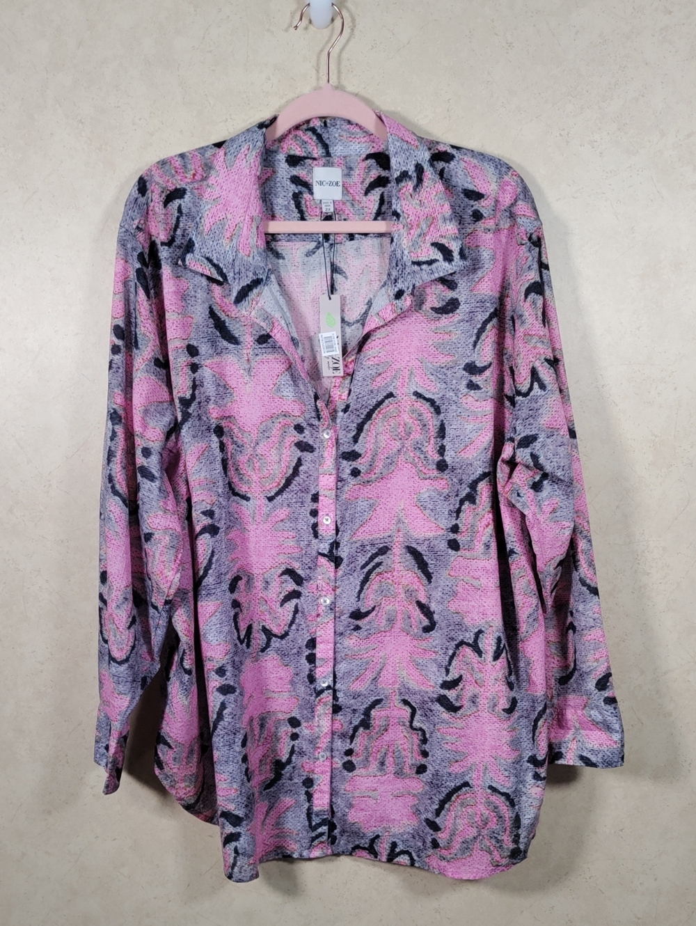 I144 NIC+ZOE Pink and Black Abstract Button-Down Shirt